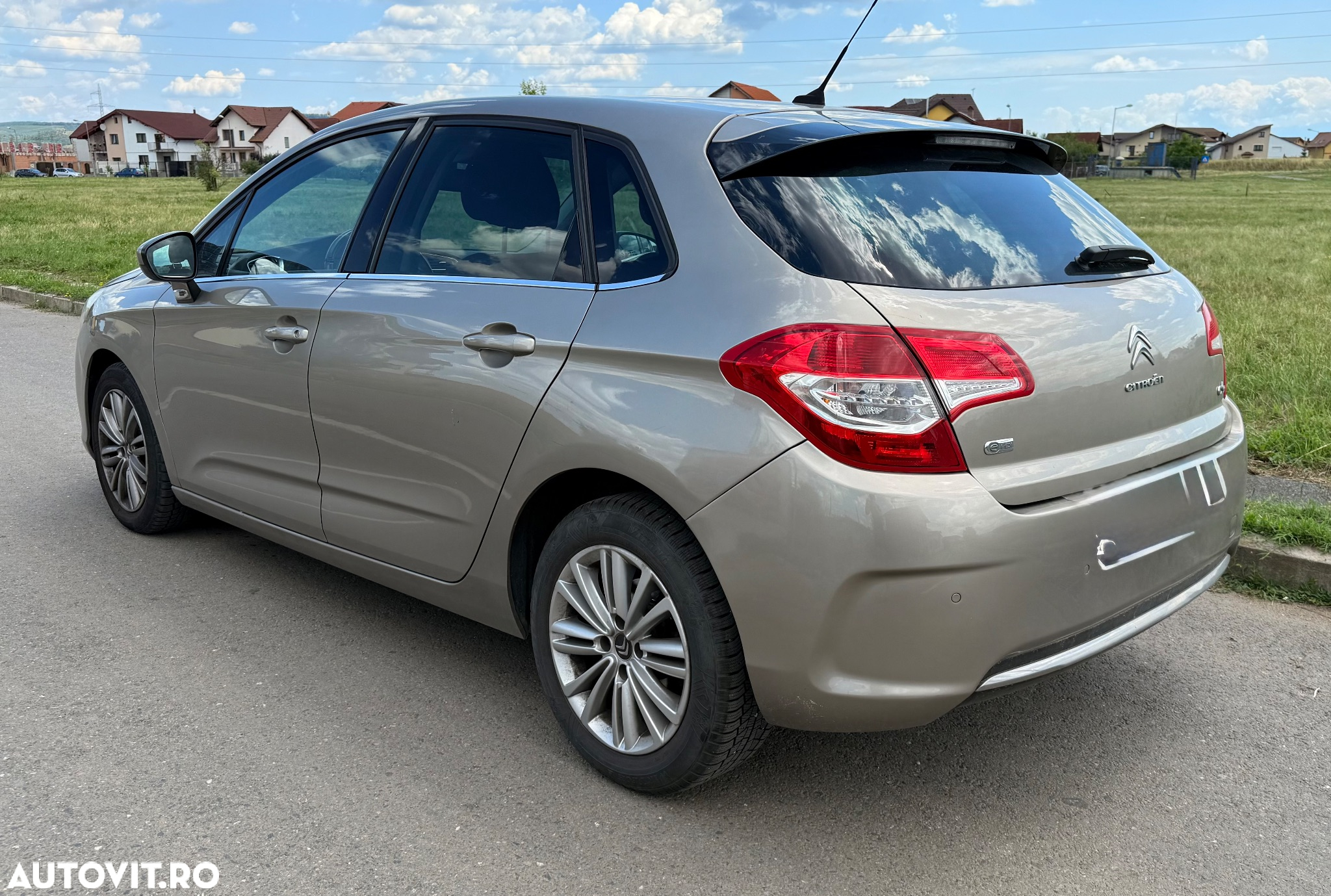 Citroën C4 e-HDi 115 ETG6 Exclusive - 4