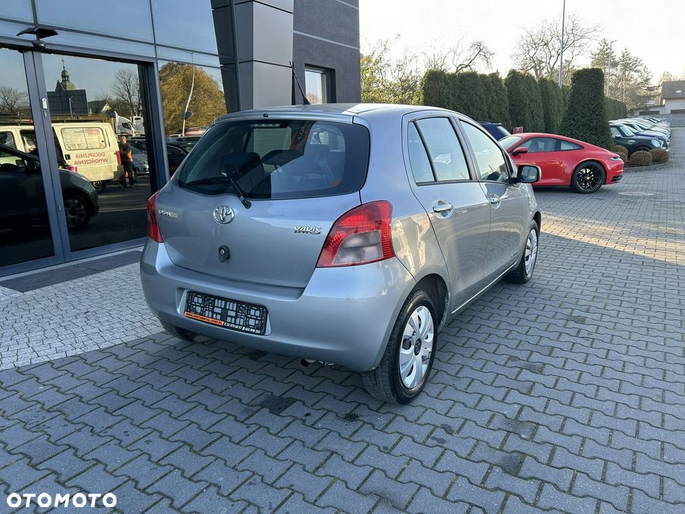 Toyota Yaris - 5