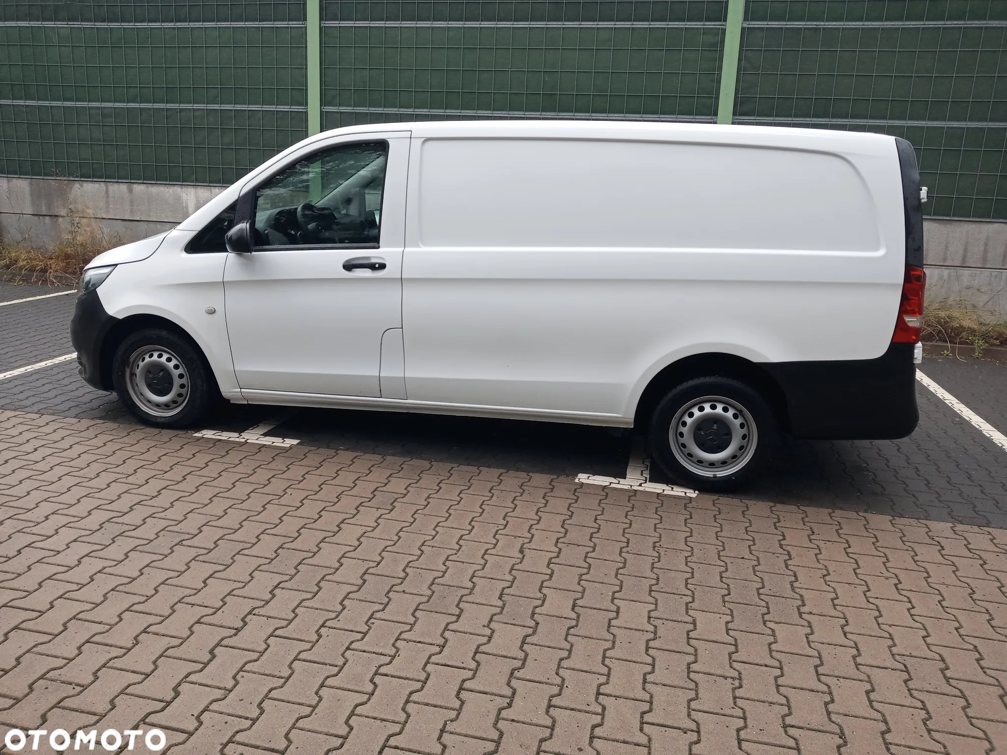Mercedes-Benz VITO 111 - 9