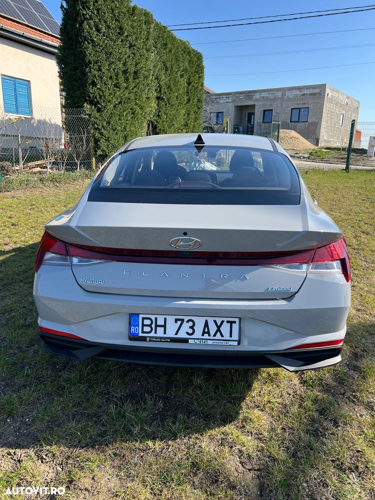 Hyundai Elantra 1.6 l 123 CP 6MT Classic - 4