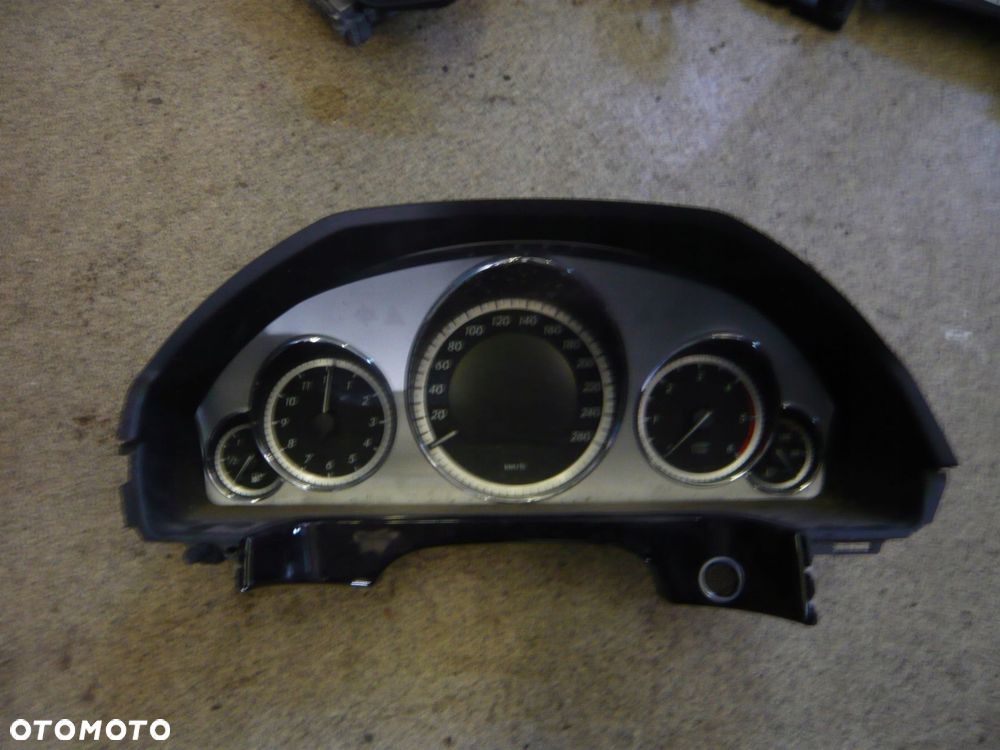 licznik zegary mercedes e klasa w212 a2129004904 - 1
