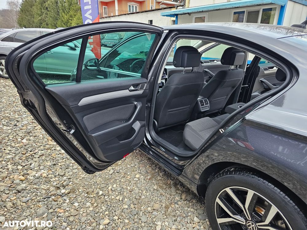 Volkswagen Passat - 25