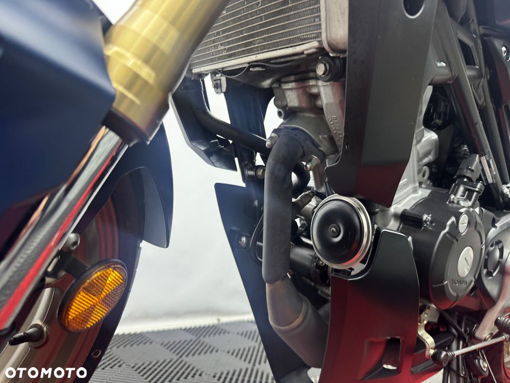 Honda CB - 12