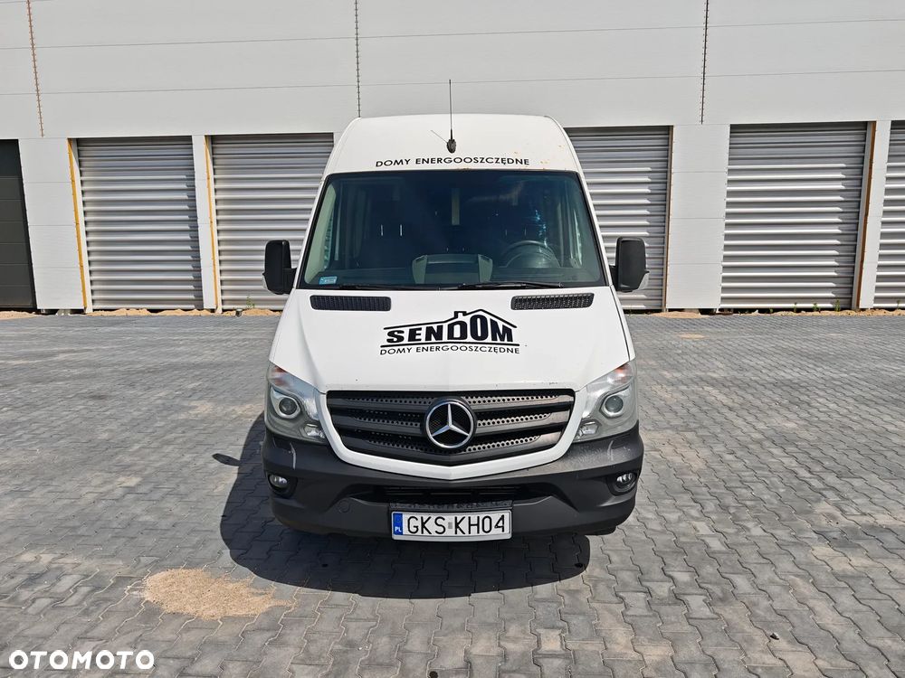 Mercedes-Benz Sprinter - 2