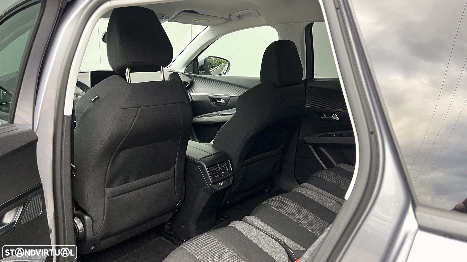 Peugeot 5008 1.2 PureTech Allure EAT8 - 27
