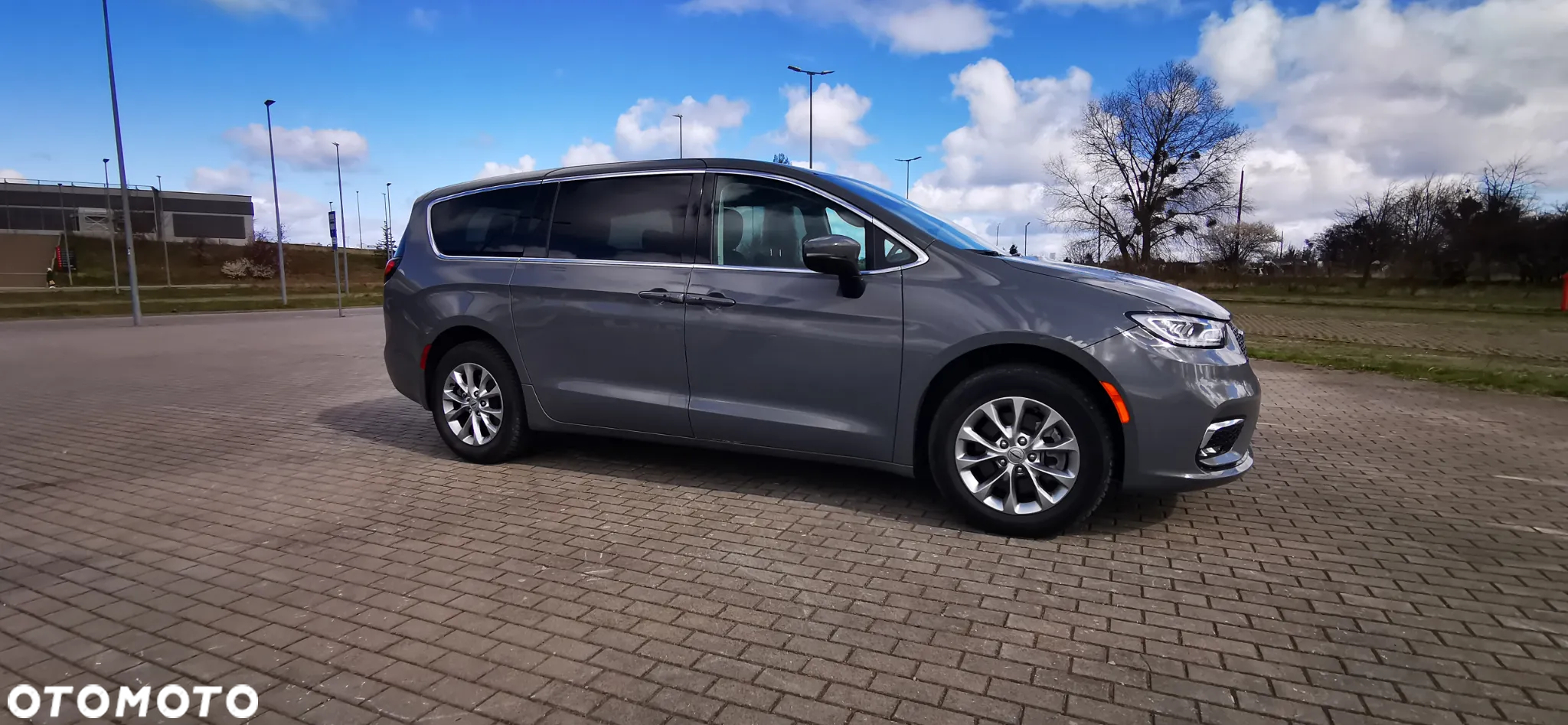 Chrysler Pacifica - 15