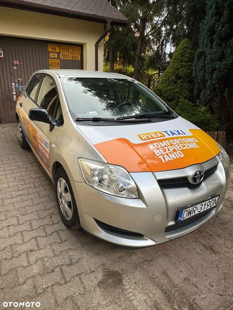 Toyota Auris 1.33 VVT-i Terra - 1