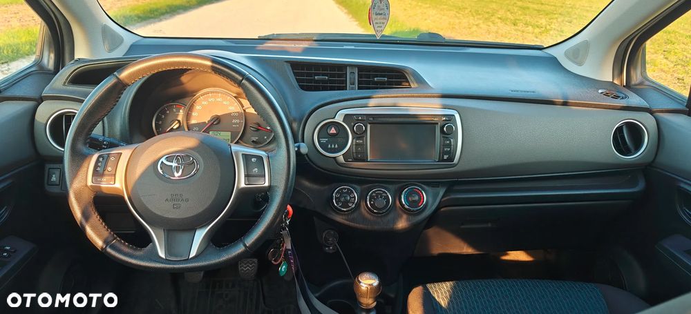 Toyota Yaris 1.4 D-4D Premium - 8