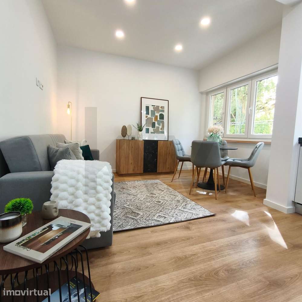 Apartamento T2 Totalmente Remodelado com Arrecadação Ampla – Benfica, - Grande imagem: 2/23