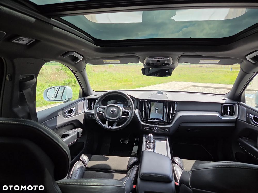 Volvo XC 60 T8 AWD Plug-In Hybrid R-Design - 27
