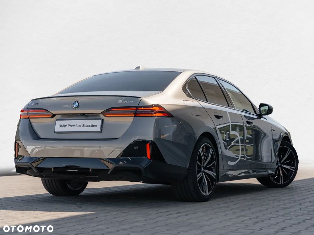 BMW Seria 5 520d xDrive - 4