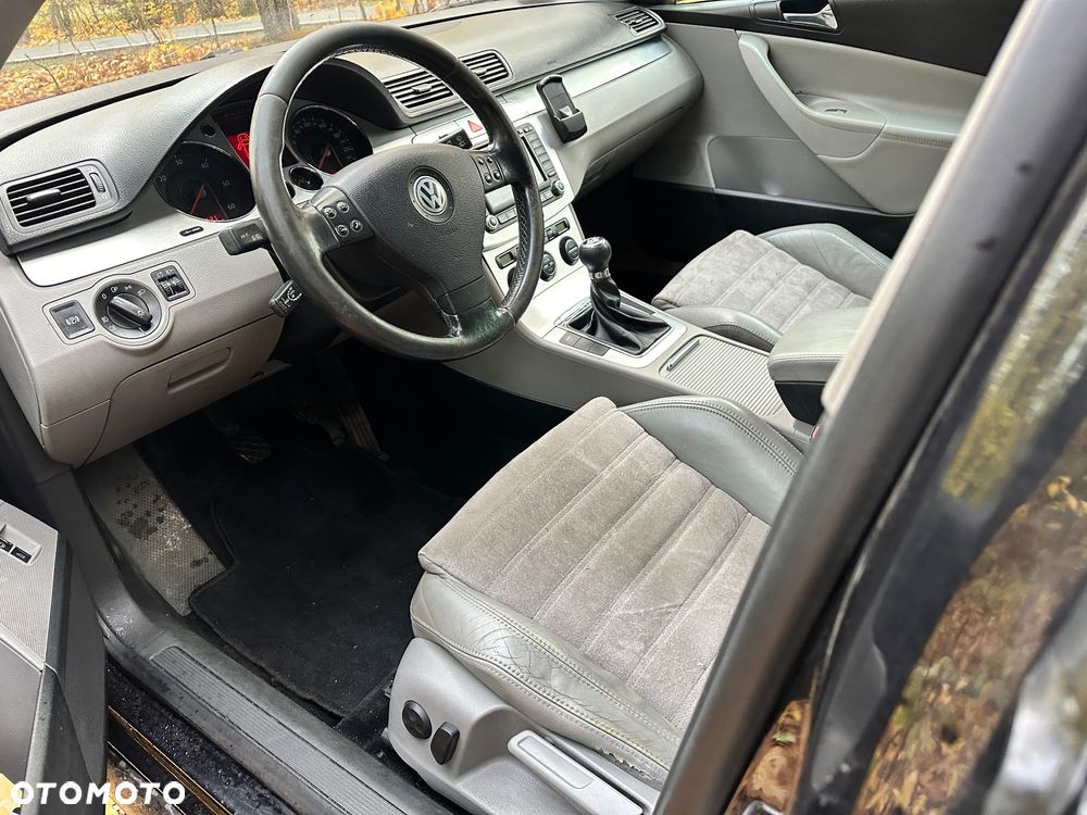 Volkswagen Passat 2.0 TDI Comfortline - 11