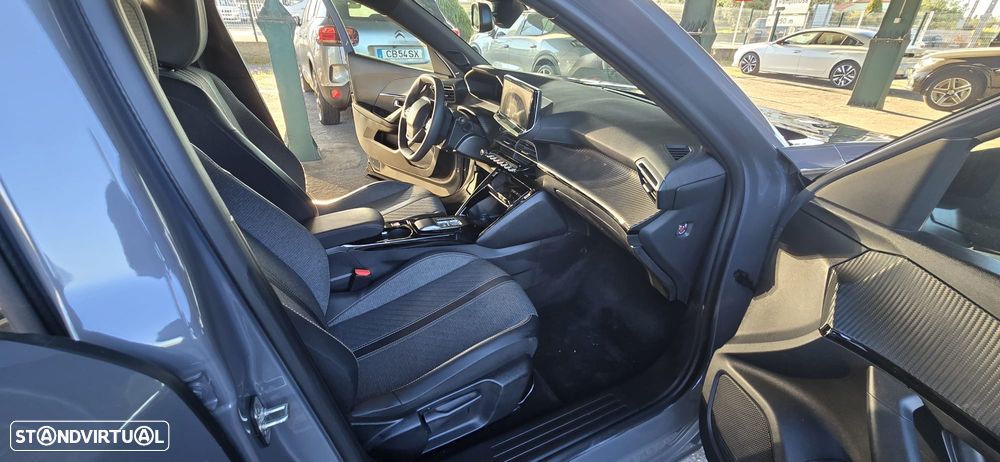 Peugeot e-2008 Allure - 27