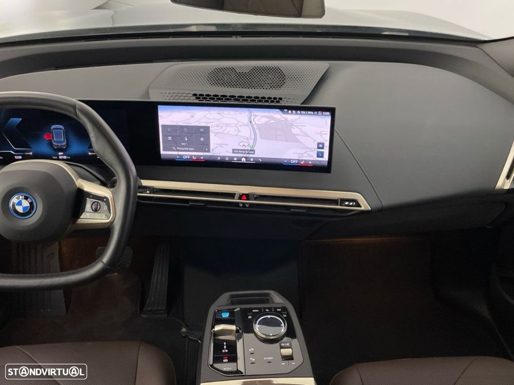 BMW iX xDrive 40 Pack Desportivo - 10