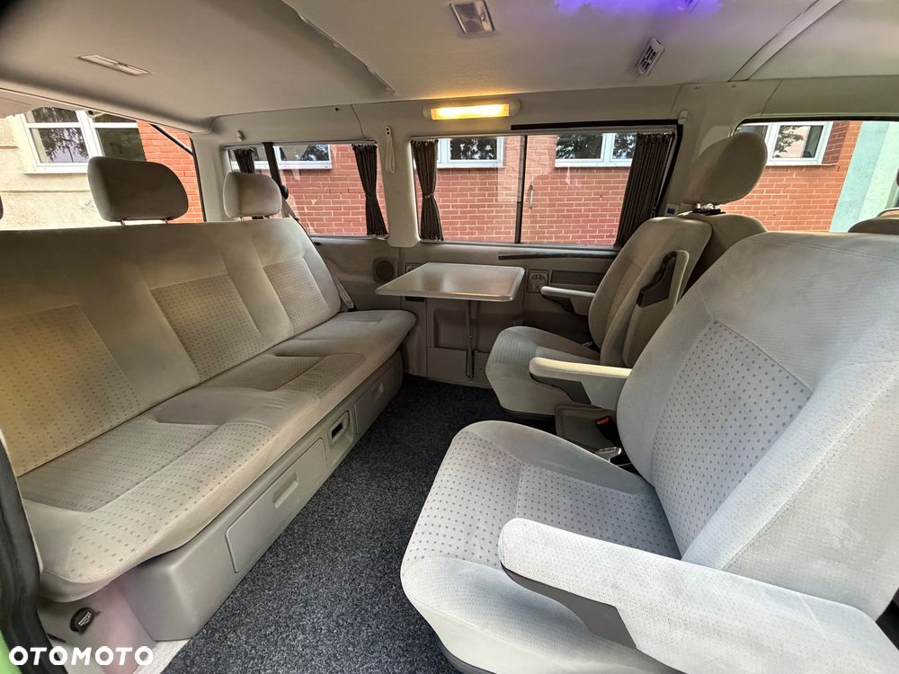 Volkswagen Multivan - 34