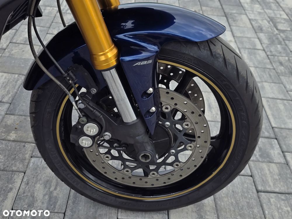 Yamaha FZ - 38