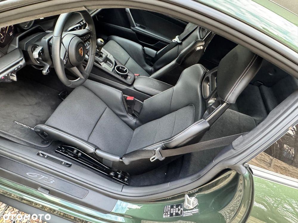 Porsche 911 GT3 Touring - 17