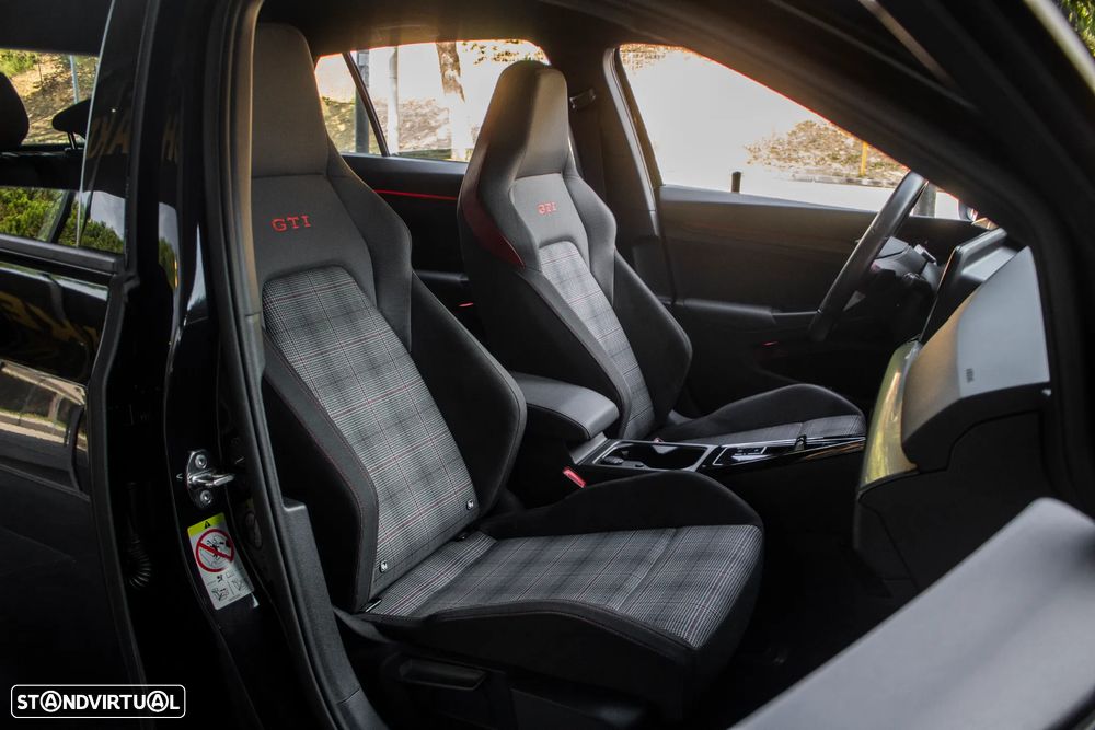 VW Golf 2.0 TSI OPF DSG GTI - 28
