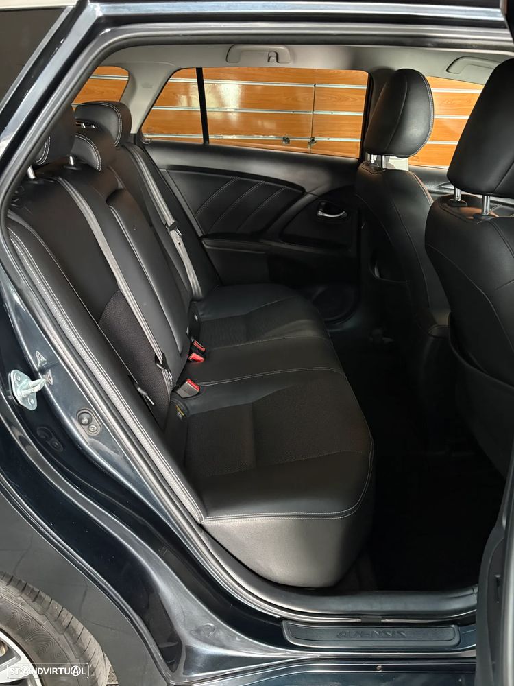 Toyota Avensis Touring Sports 1.6 D-4D Luxury+GPS - 14