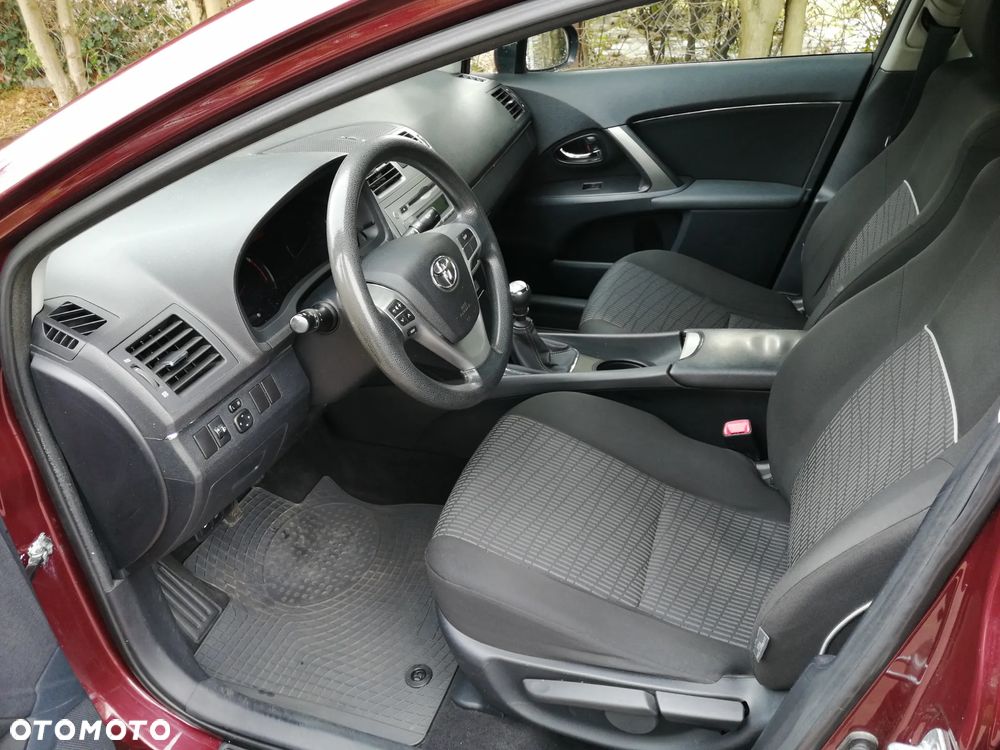 Toyota Avensis 2.0 D-4D Active - 10