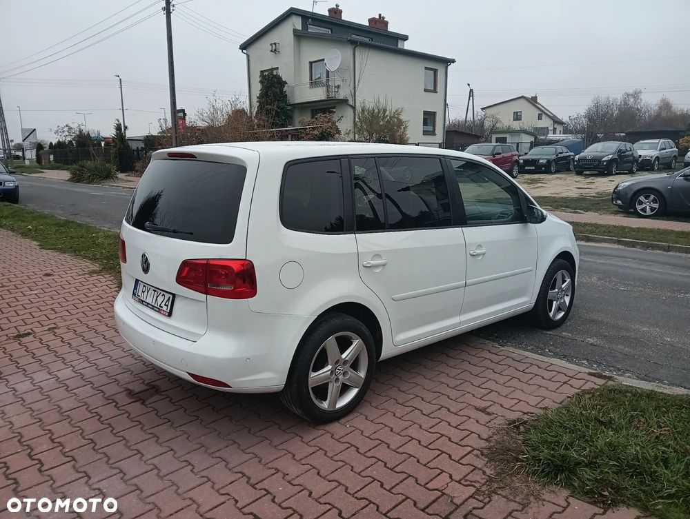 Volkswagen Touran 2.0 TDI DPF BlueMotion Technology DSG Comfortline - 4
