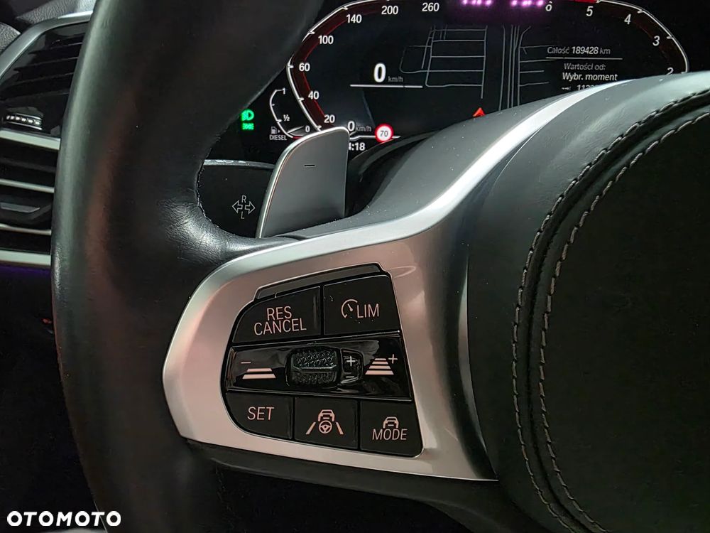 BMW X7 xDrive40d mHEV - 36