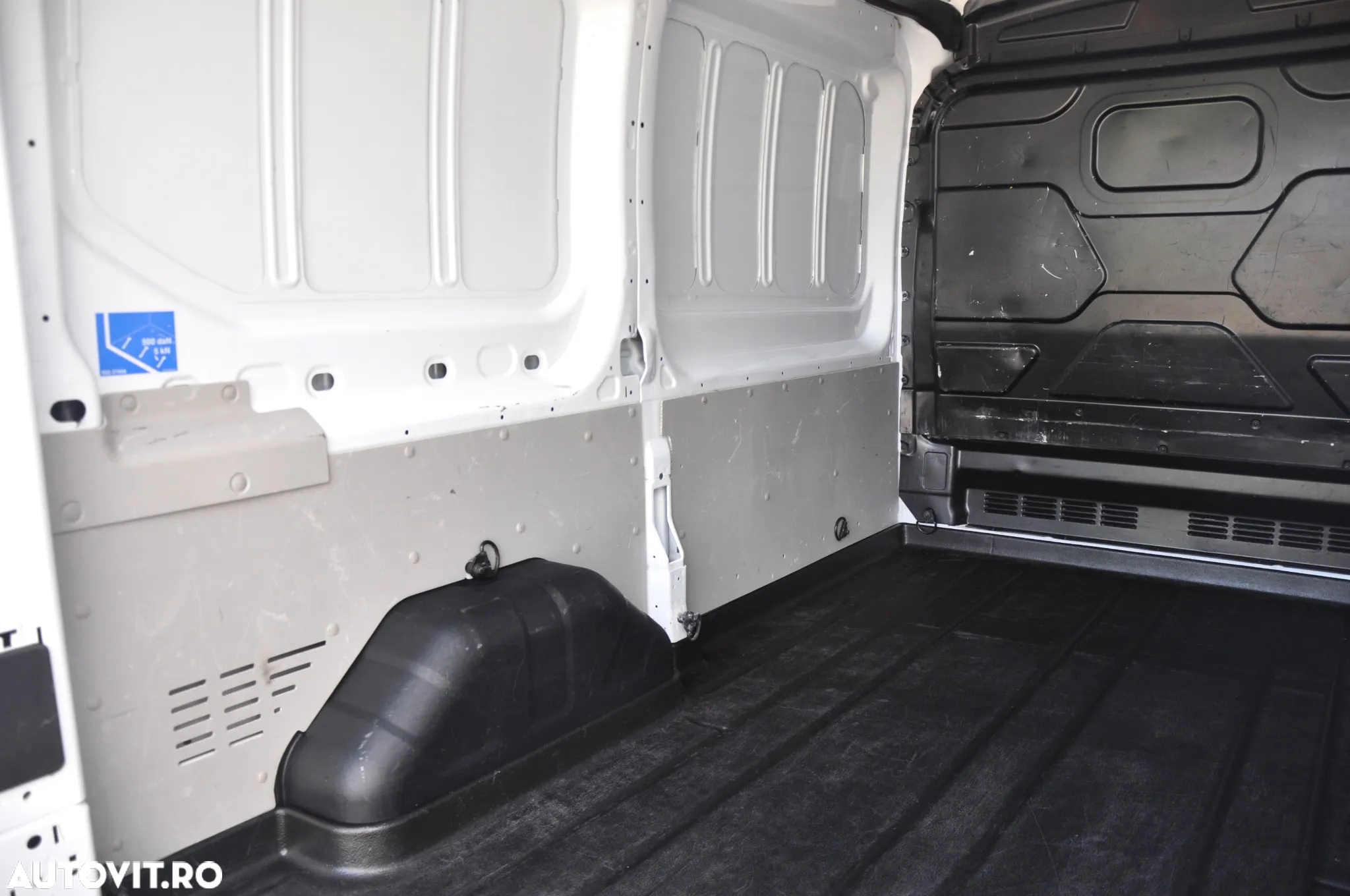 Ford Transit L2H2 Van - 9