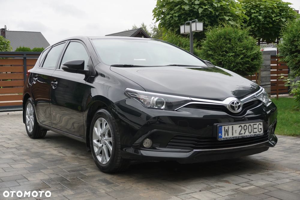 Toyota Auris 1.6 Prestige - 1