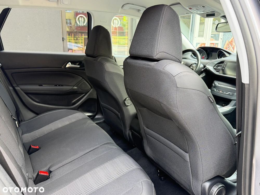 Peugeot 308 1.2 PureTech Allure S&S - 28