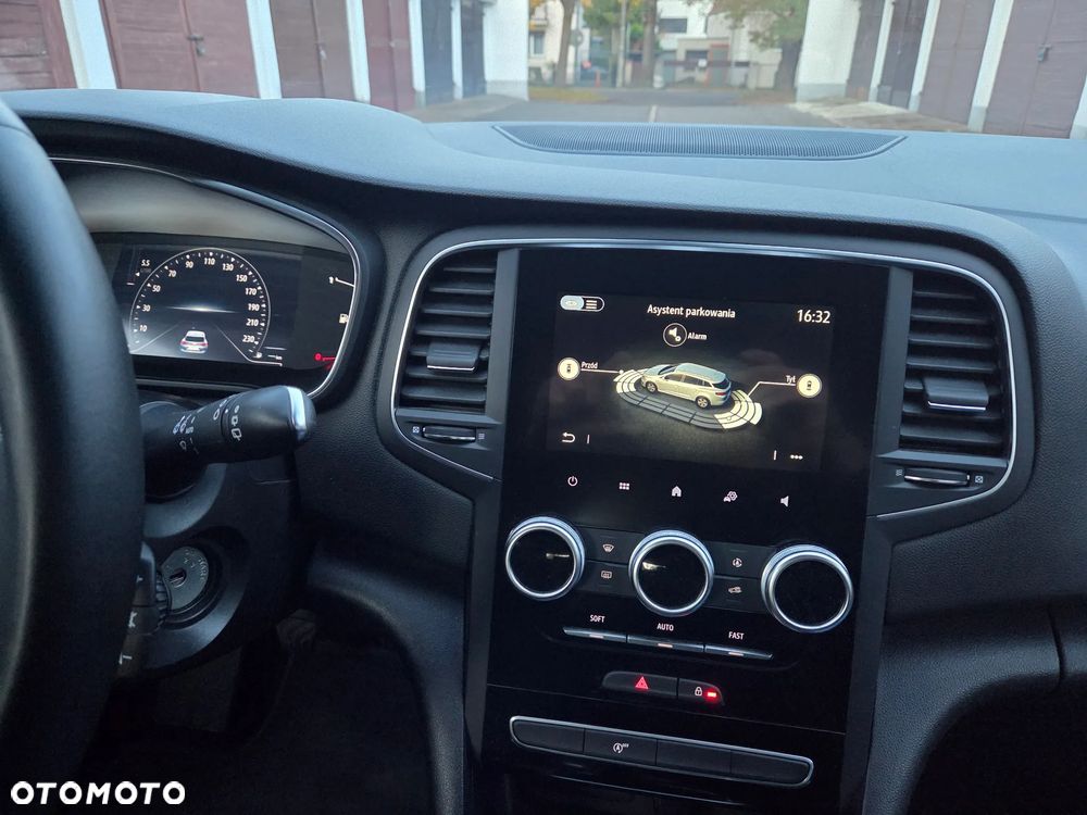 Renault Megane Grandtour TCe 140 GPF BUSINESS EDITION - 13