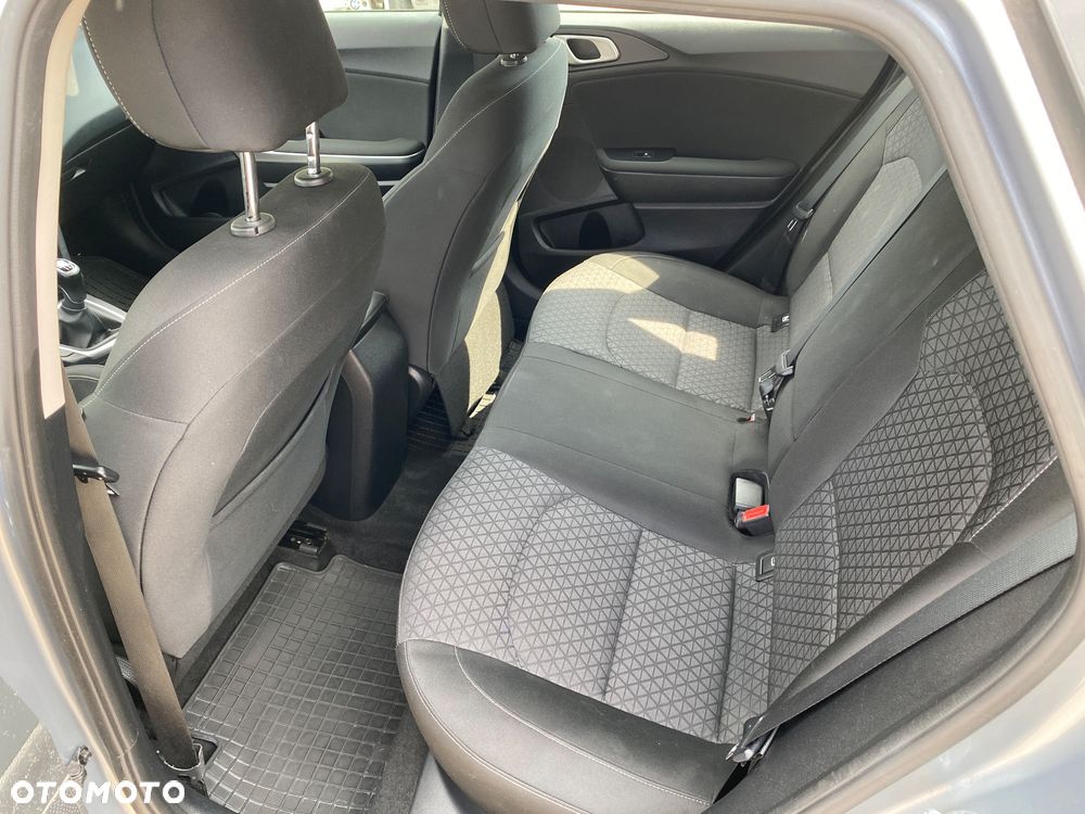 Kia Ceed 1.6 CRDi mHEV L - 22
