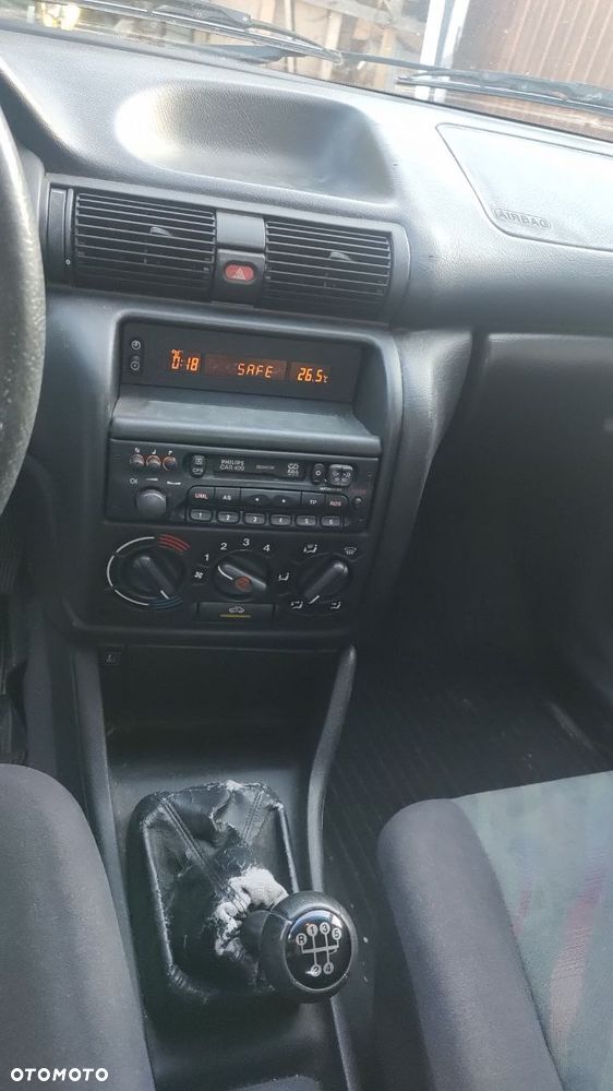 Opel Astra 1.6 16V 100 - 4