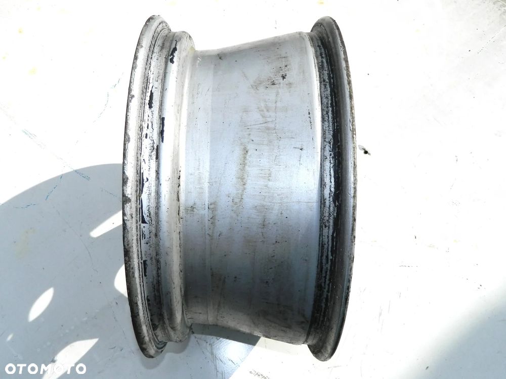 Felgi ALUMINIOWE  4x108 15" 7Jx15H2  ET45 Audi 80 - 17