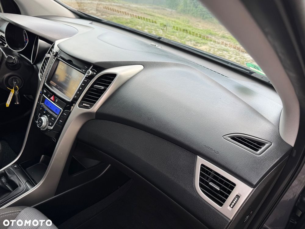Hyundai i30 blue 1.6 CRDi Classic Navigation - 25