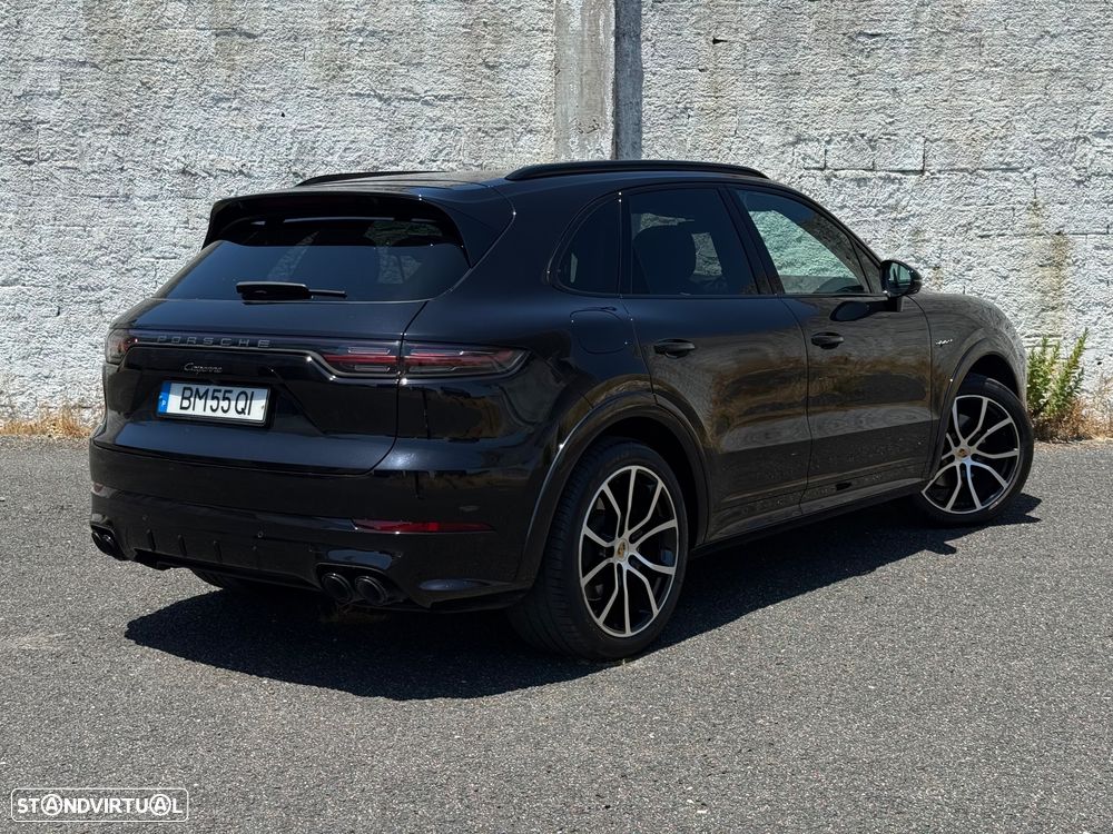 Porsche Cayenne - 4