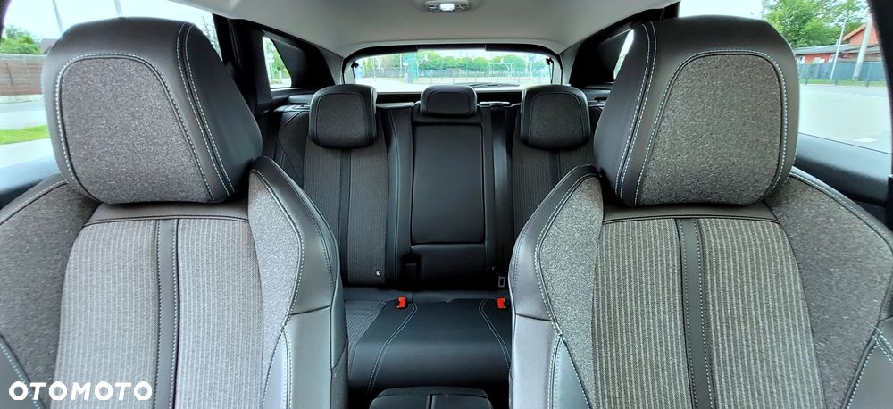 Peugeot 3008 1.6 PureTech HYbrid GT Line S&S EAT8 - 13