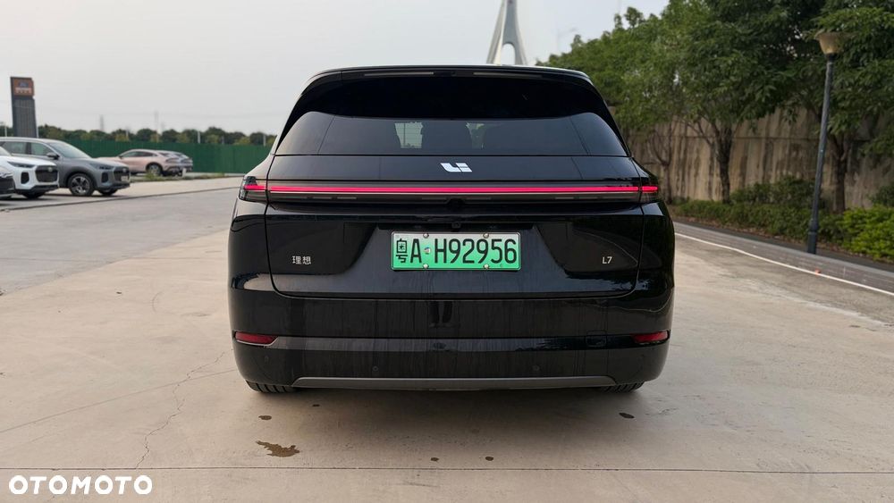 Li L7 - 7