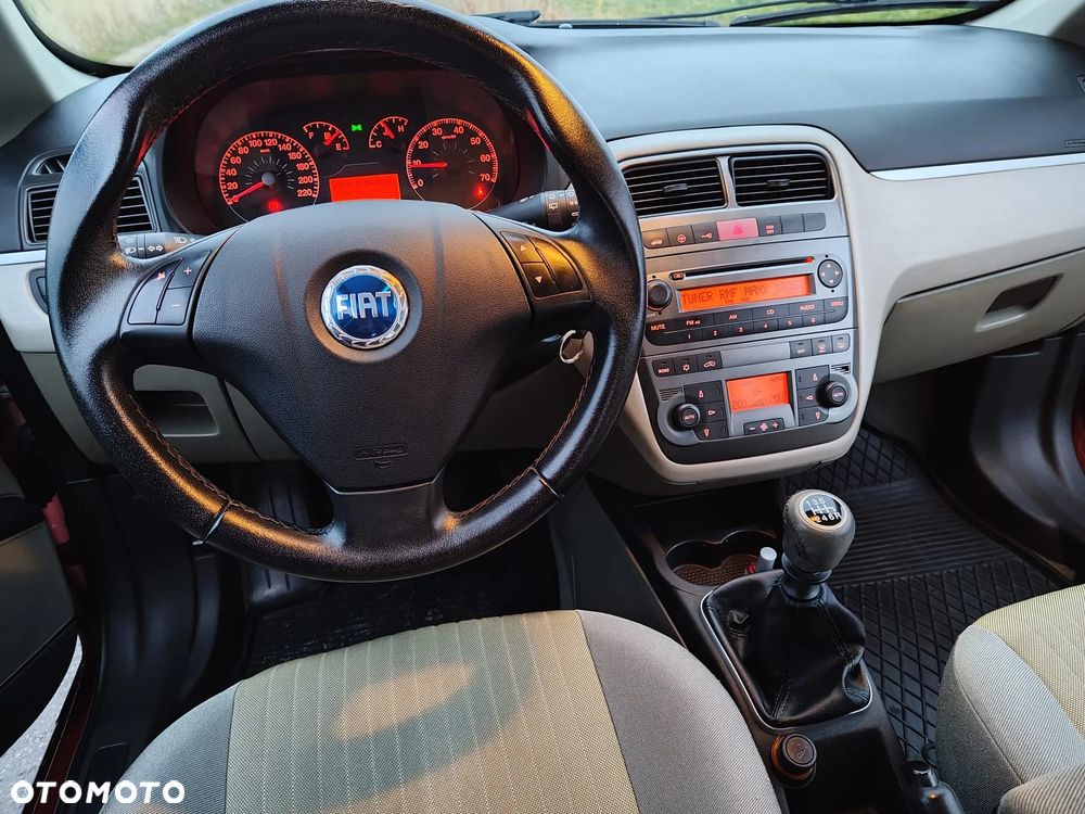 Fiat Punto 1.4 16V Dynamic - 7