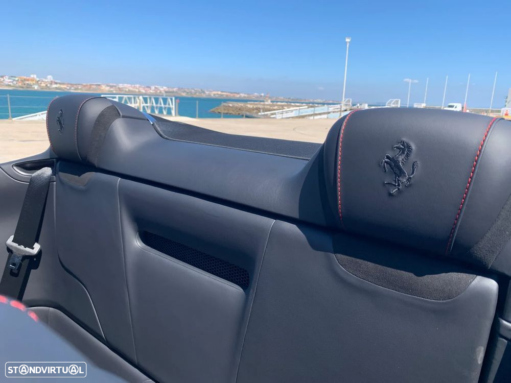 Ferrari Roma Spider - 30