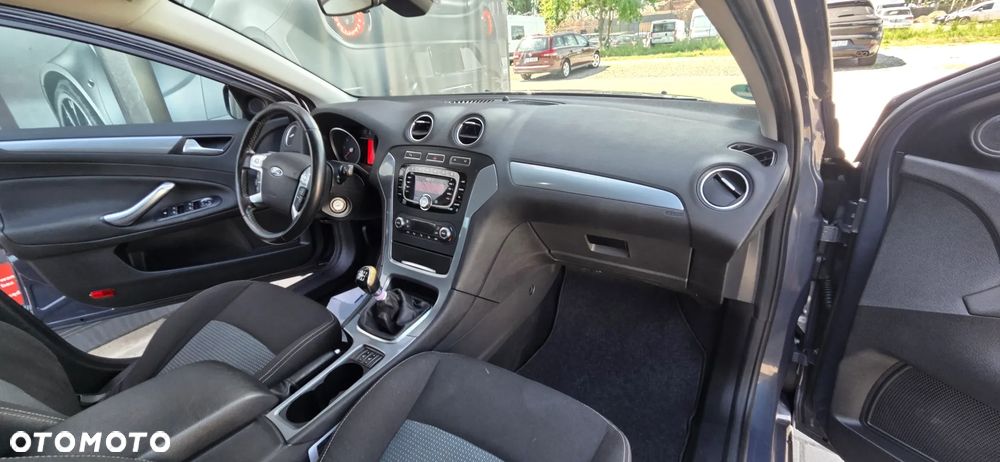 Ford Mondeo 2.0 TDCi Ghia - 34