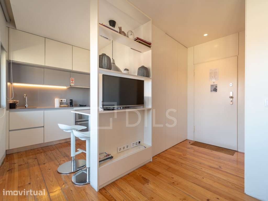 Apartamento T1 com varanda, na Avenida Rodrigues de Freitas - Grande imagem: 3/25