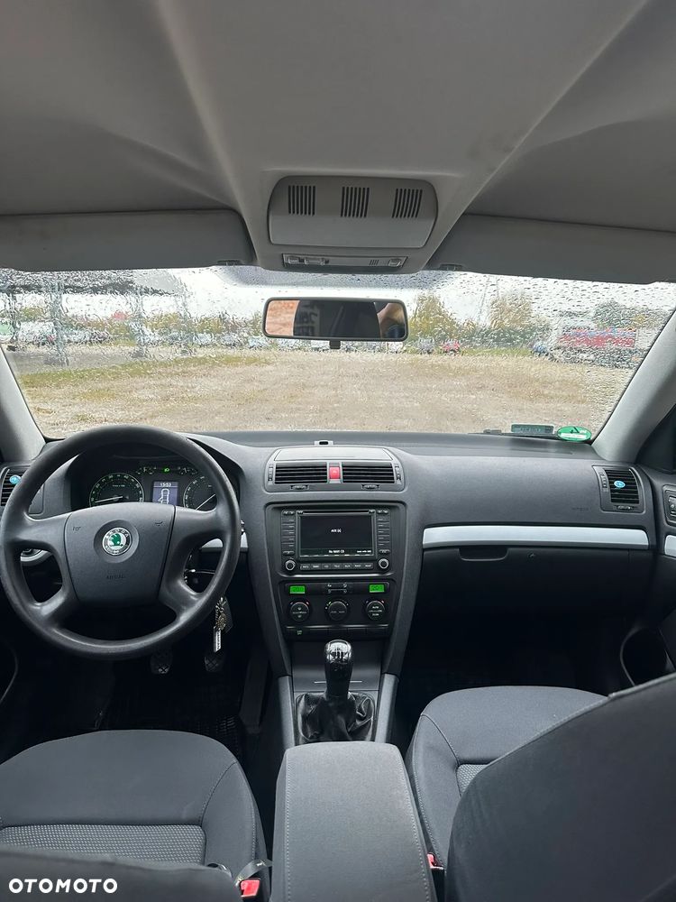 Skoda Octavia 2.0 FSI Ambiente - 9