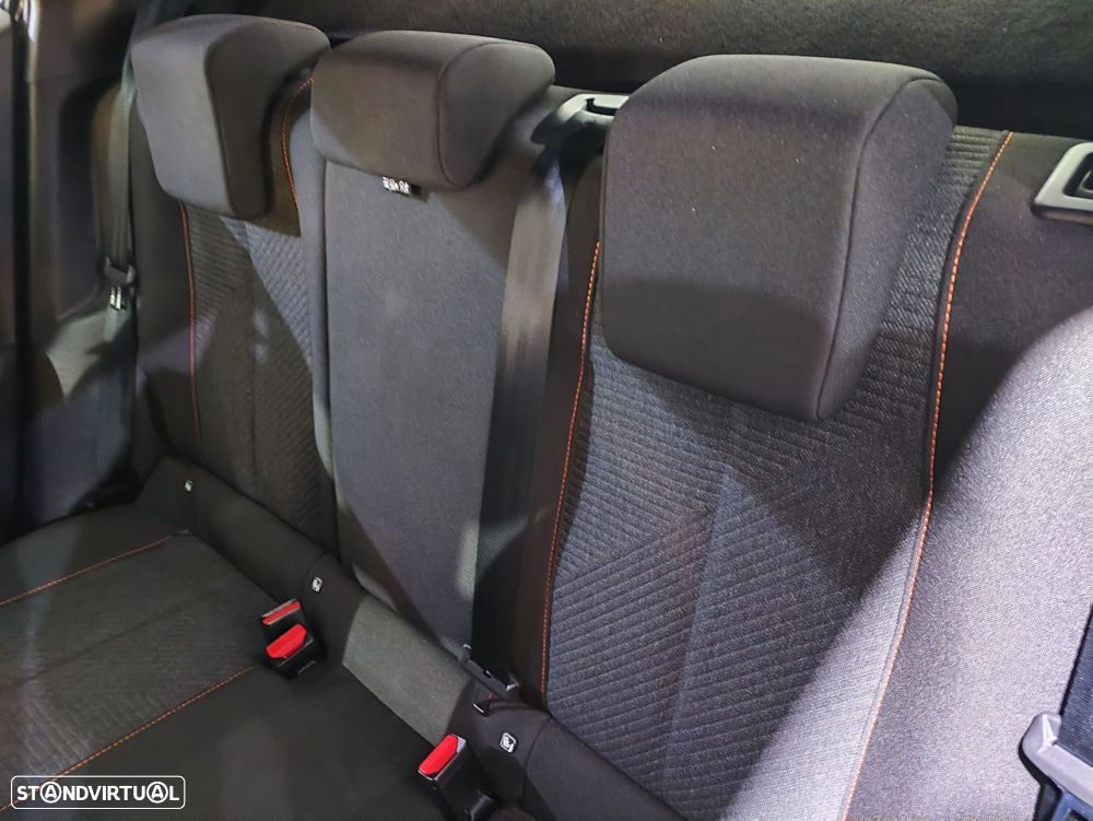 Peugeot 2008 1.2 PureTech Style - 31