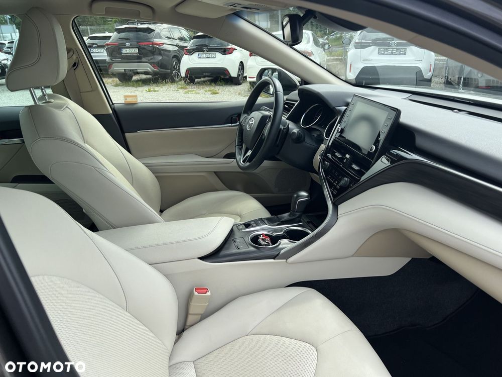 Toyota Camry 2.5 Hybrid Executive CVT - 9