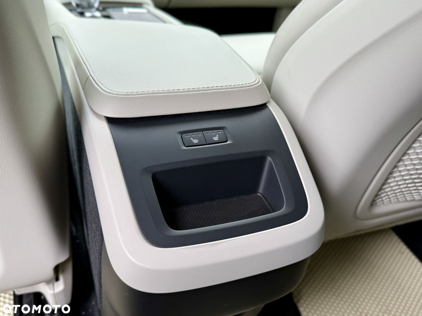 Volvo XC 90 - 25