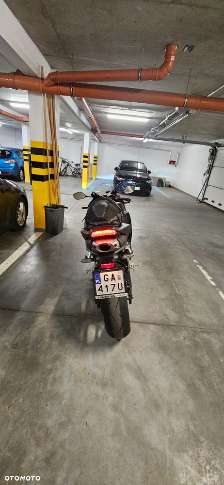 Honda CBR - 9