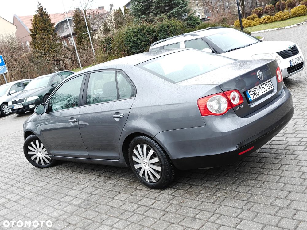Volkswagen Jetta 1.6 United - 3