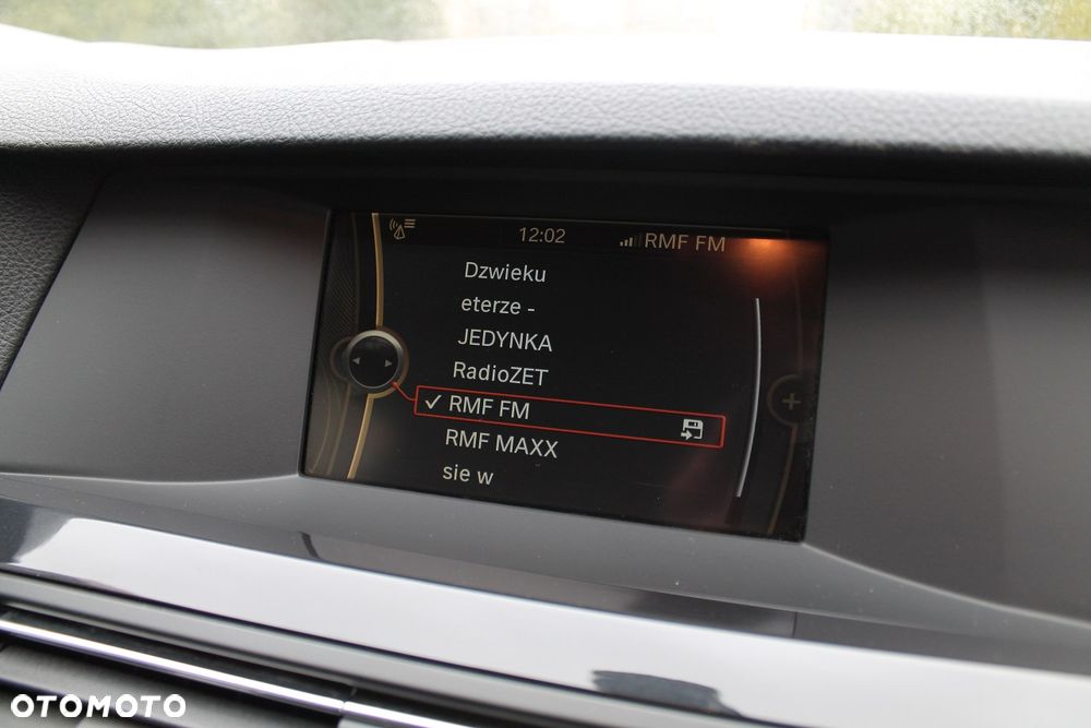 BMW Seria 5 520d - 27
