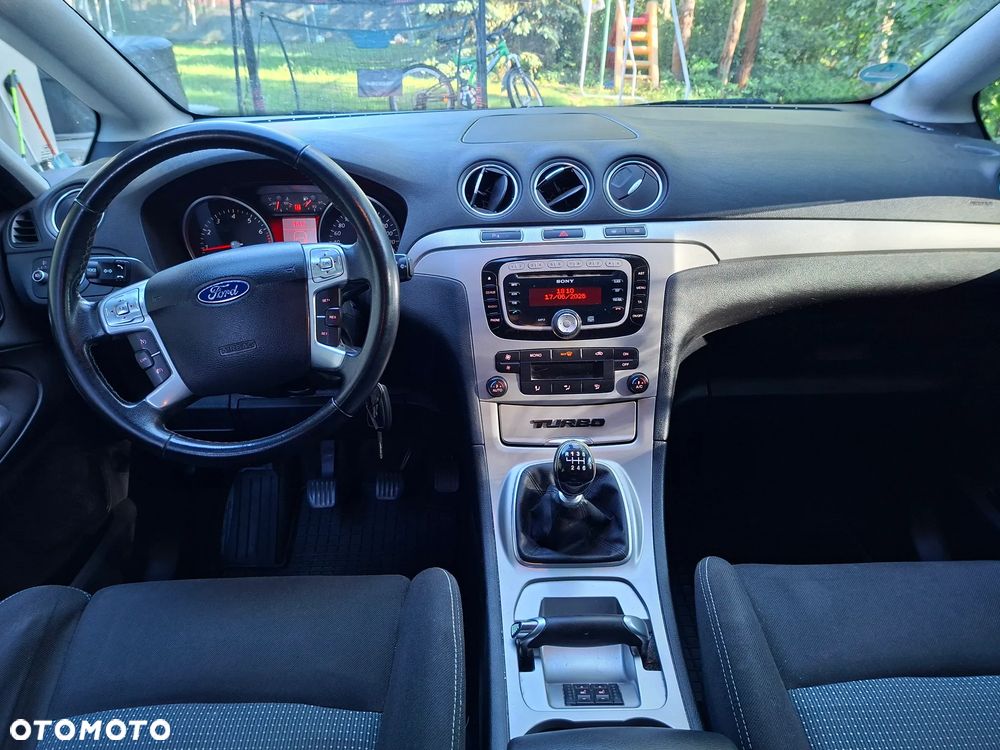 Ford S-Max - 8
