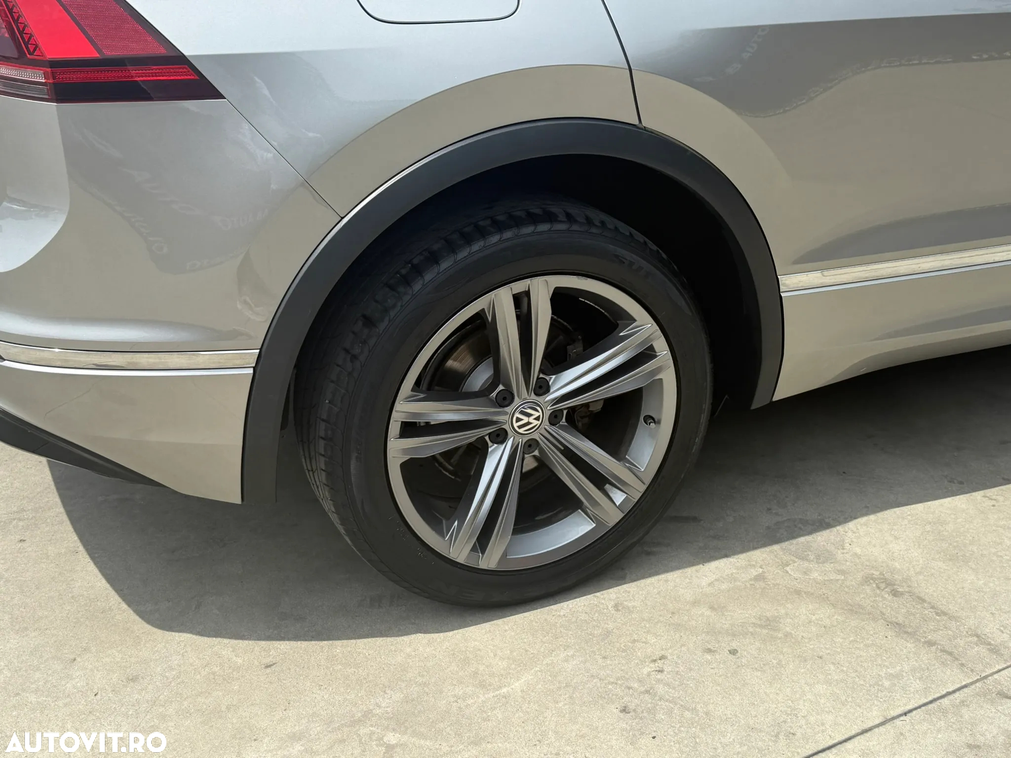 Volkswagen Tiguan 2.0 TDI SCR DSG 4Motion R-Line - 25